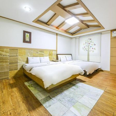 Theme Motel Мокпо Экстерьер фото