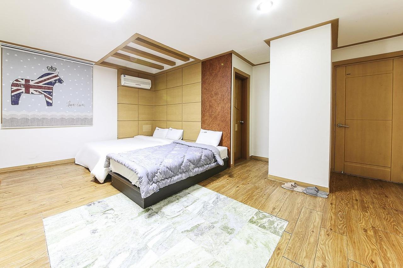 Theme Motel Мокпо Экстерьер фото