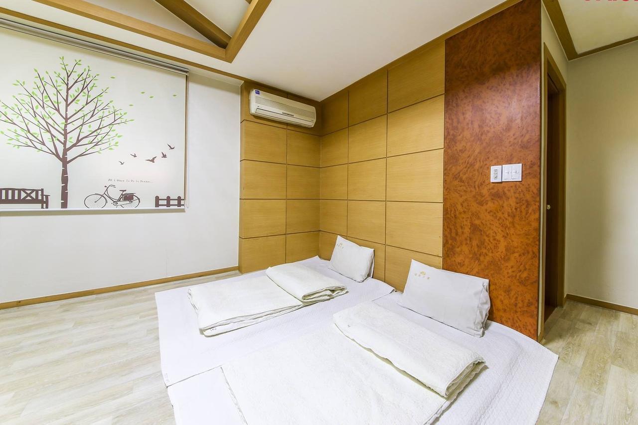 Theme Motel Мокпо Экстерьер фото