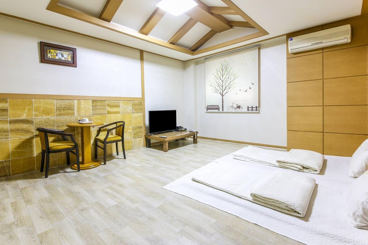 Theme Motel Мокпо Экстерьер фото