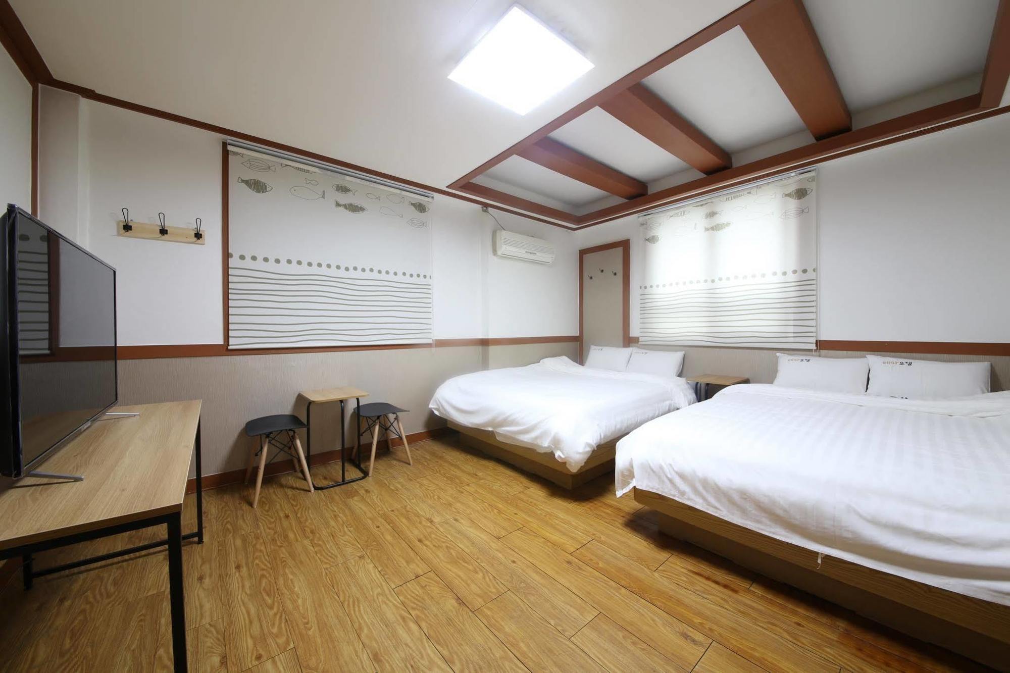 Theme Motel Мокпо Экстерьер фото