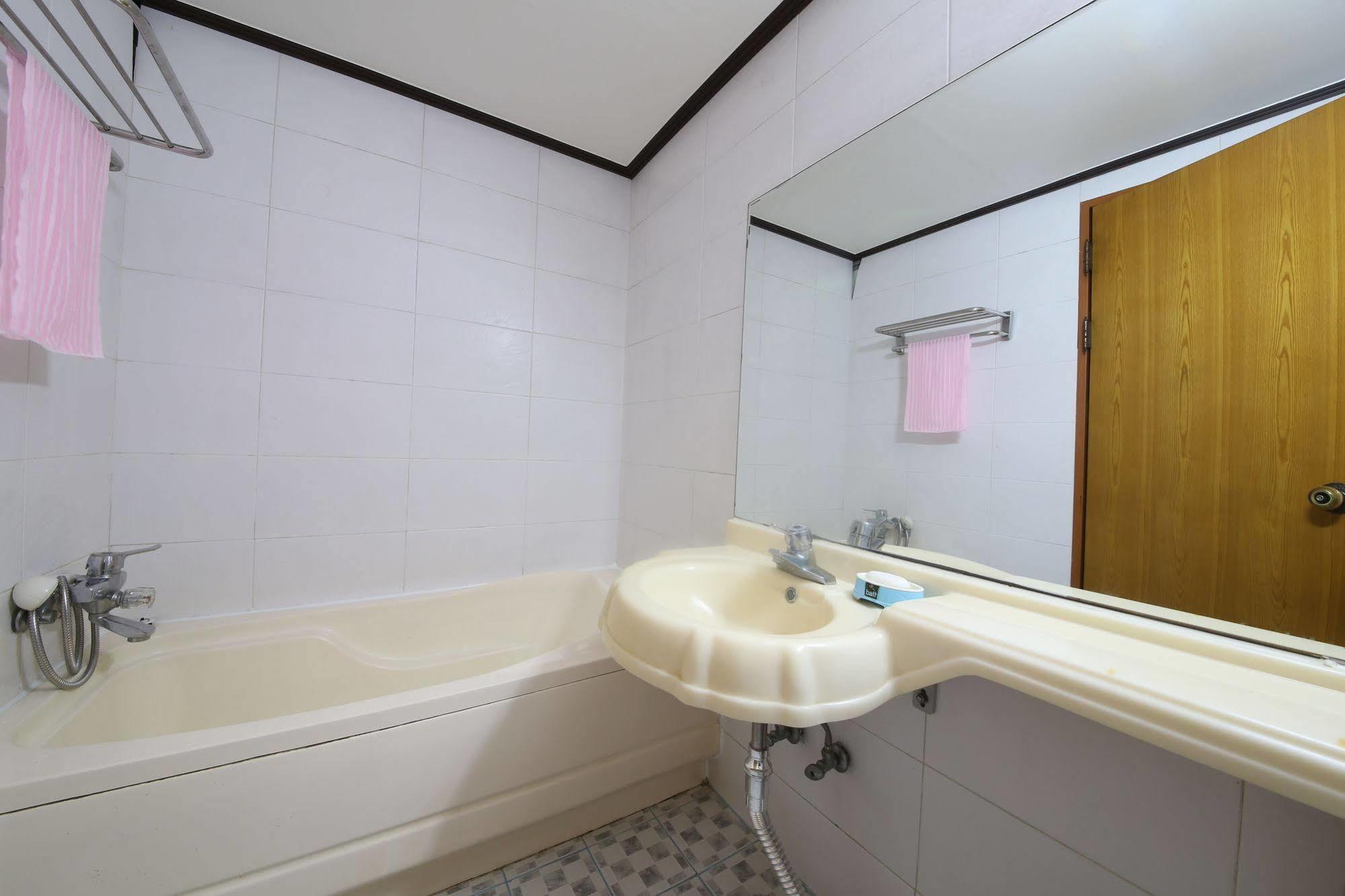 Theme Motel Мокпо Экстерьер фото