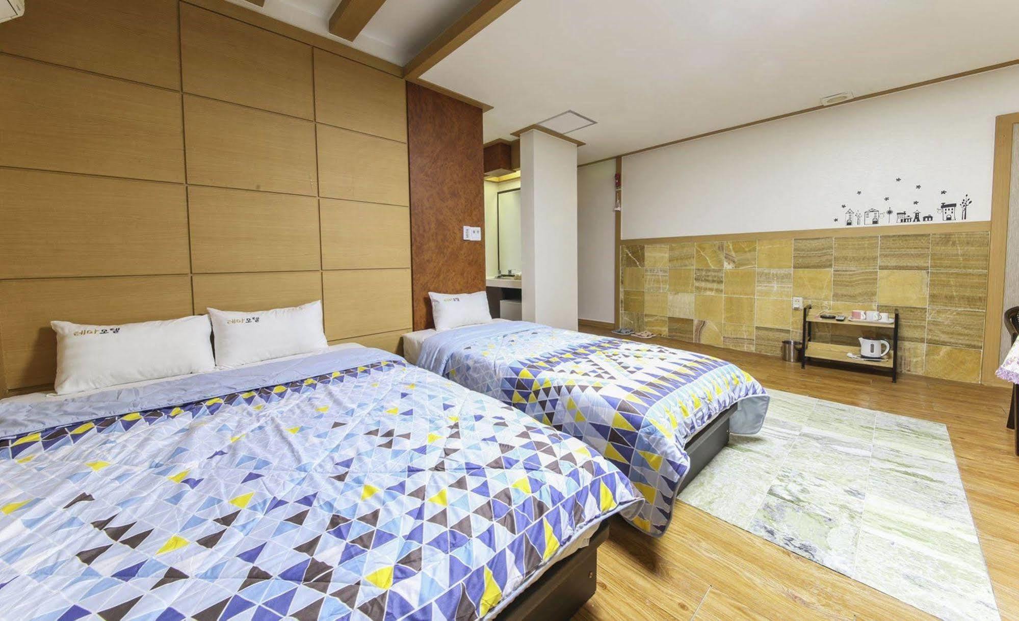 Theme Motel Мокпо Экстерьер фото